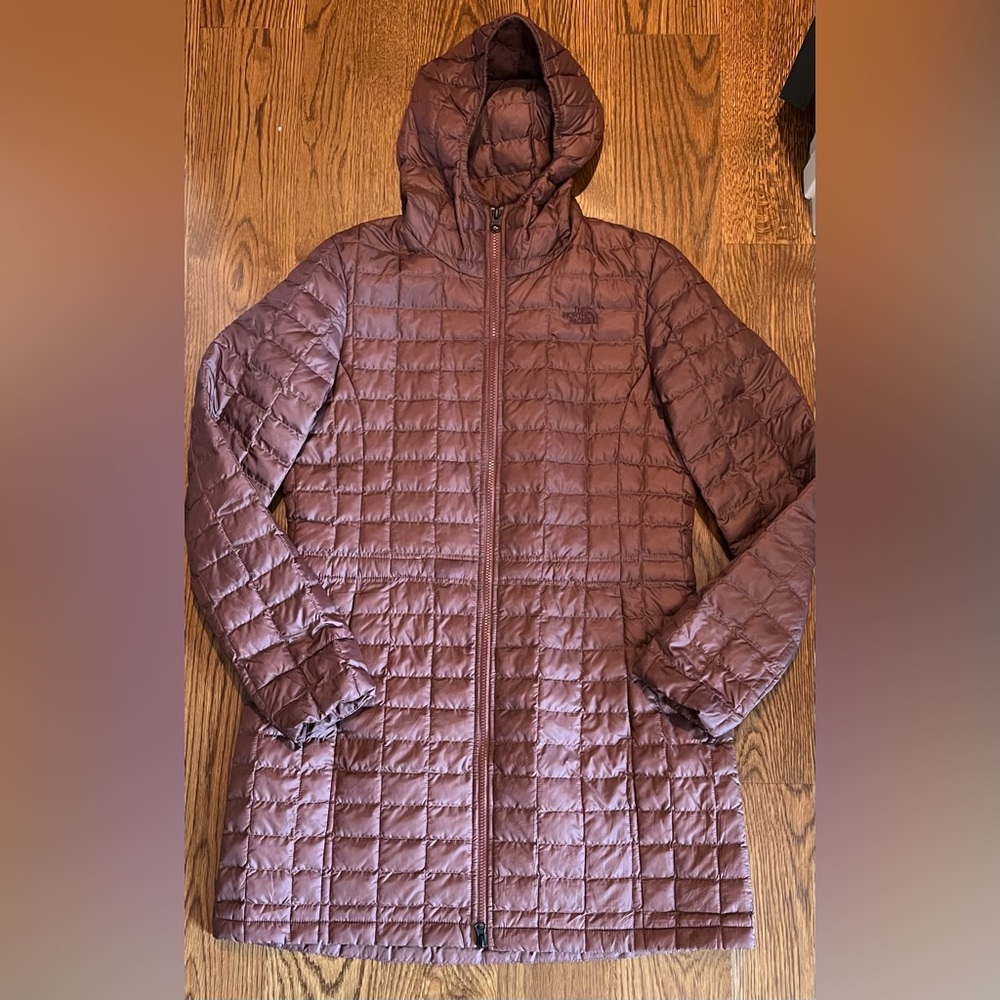 Women’s North Face puffer coat size M